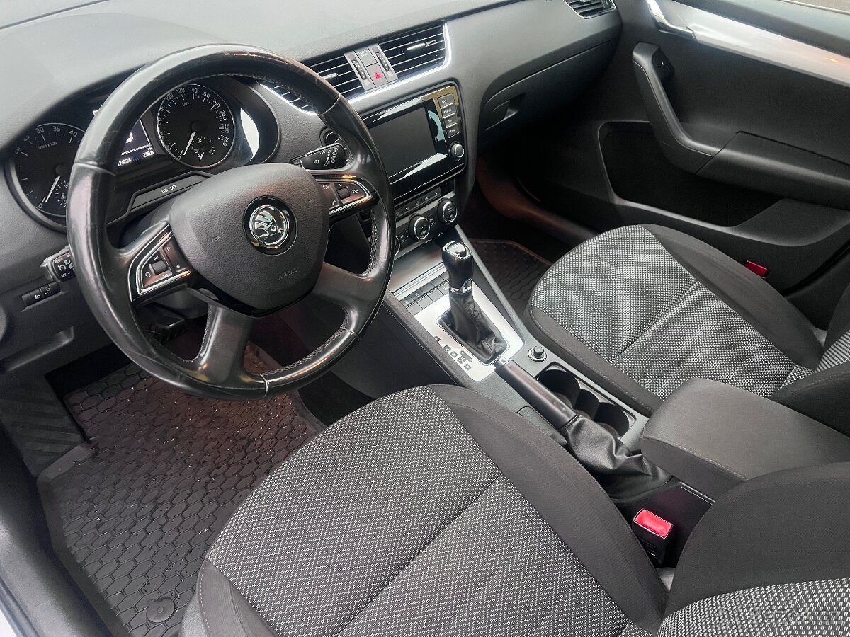 Škoda Octavia Combi 3 1,6tdi 77kw DSG, 170tkm, Panorama. - 6