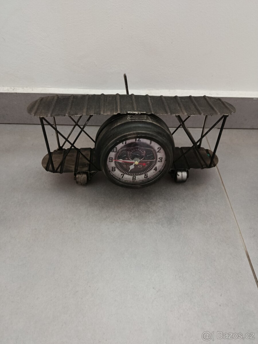 Hodiny kovové letadlo - 6