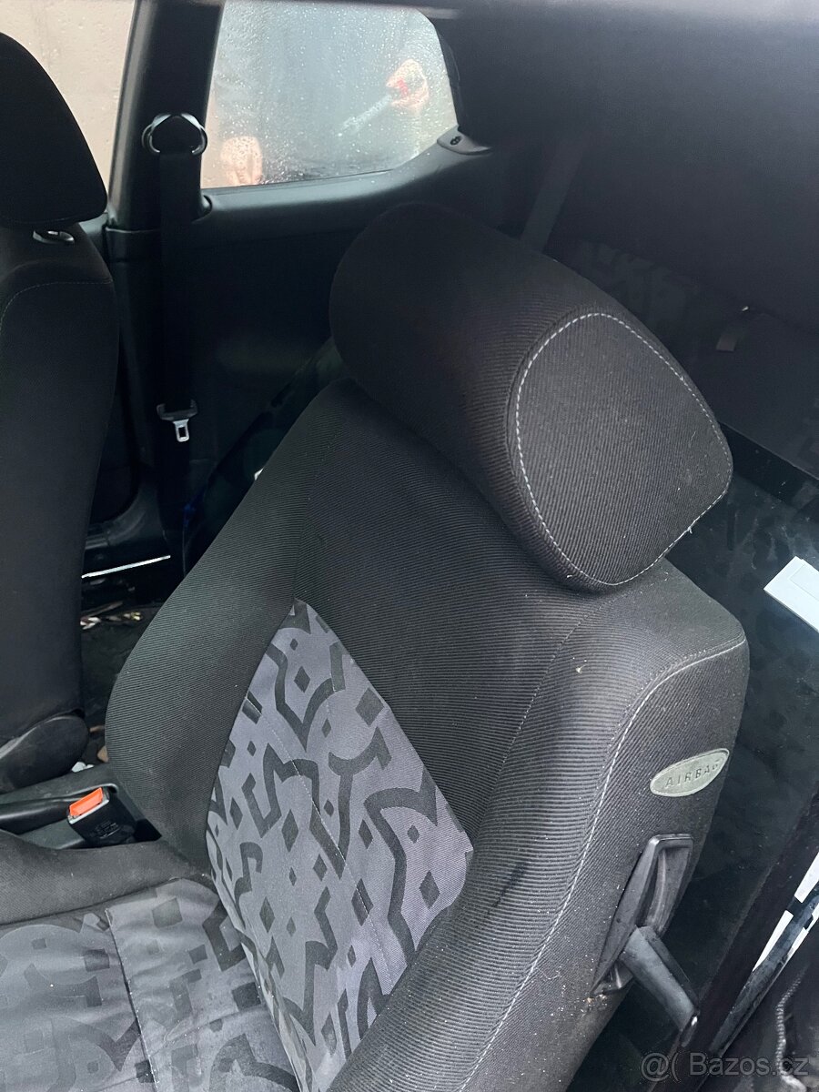 Prodám Volkswagen golf cabrio 1.6 - 6