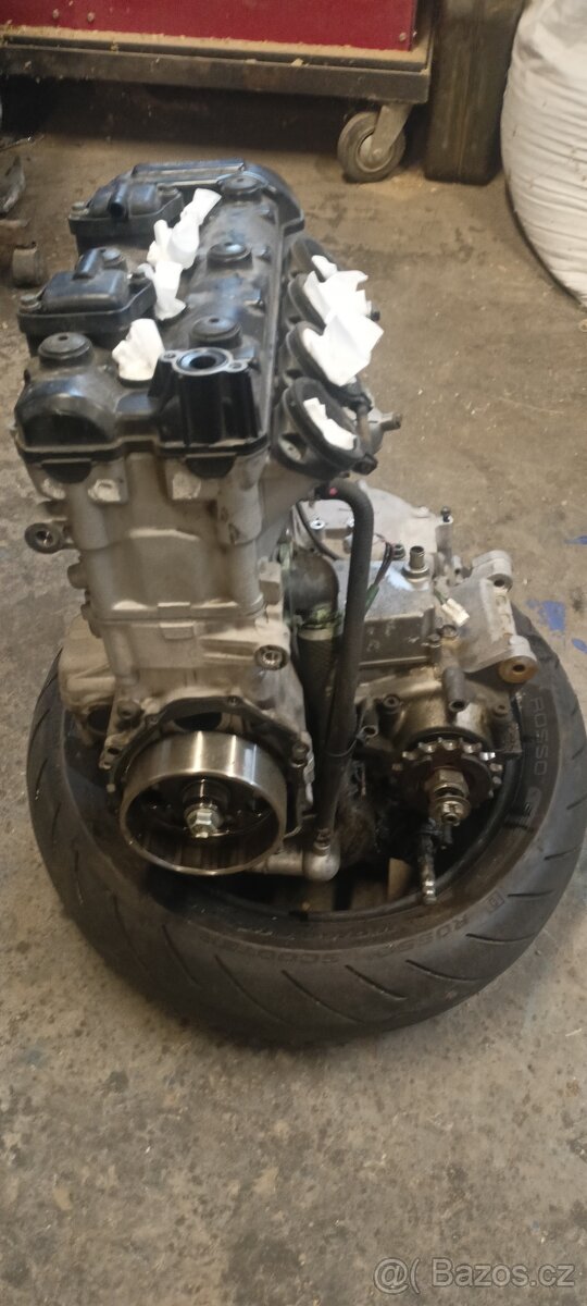 Motor Suzuki GSX-R 1000 2003 - 6
