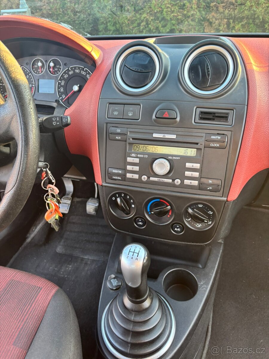 Ford Fiesta, 1.3 benzín 51kW, dobrý stav - 6