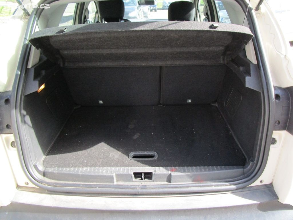 Renault Captur, 1,2-87KW-1.MAJITEL-KOUPEN V ČR - 6