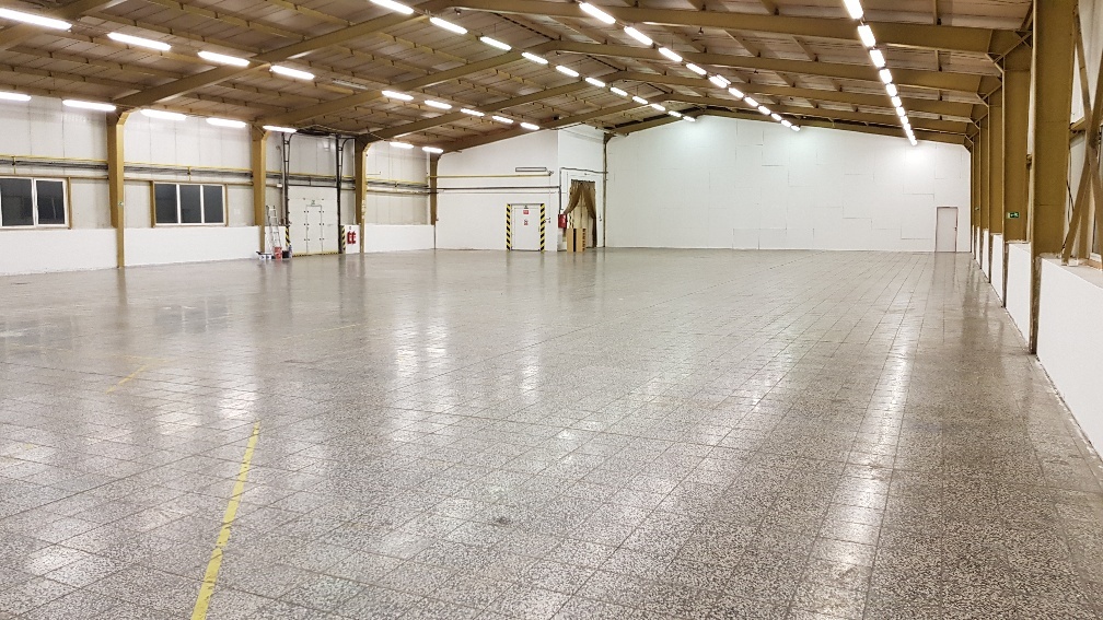 Pronájem zatepleného skladového prostoru (400-1246 m²) u D1 - 6