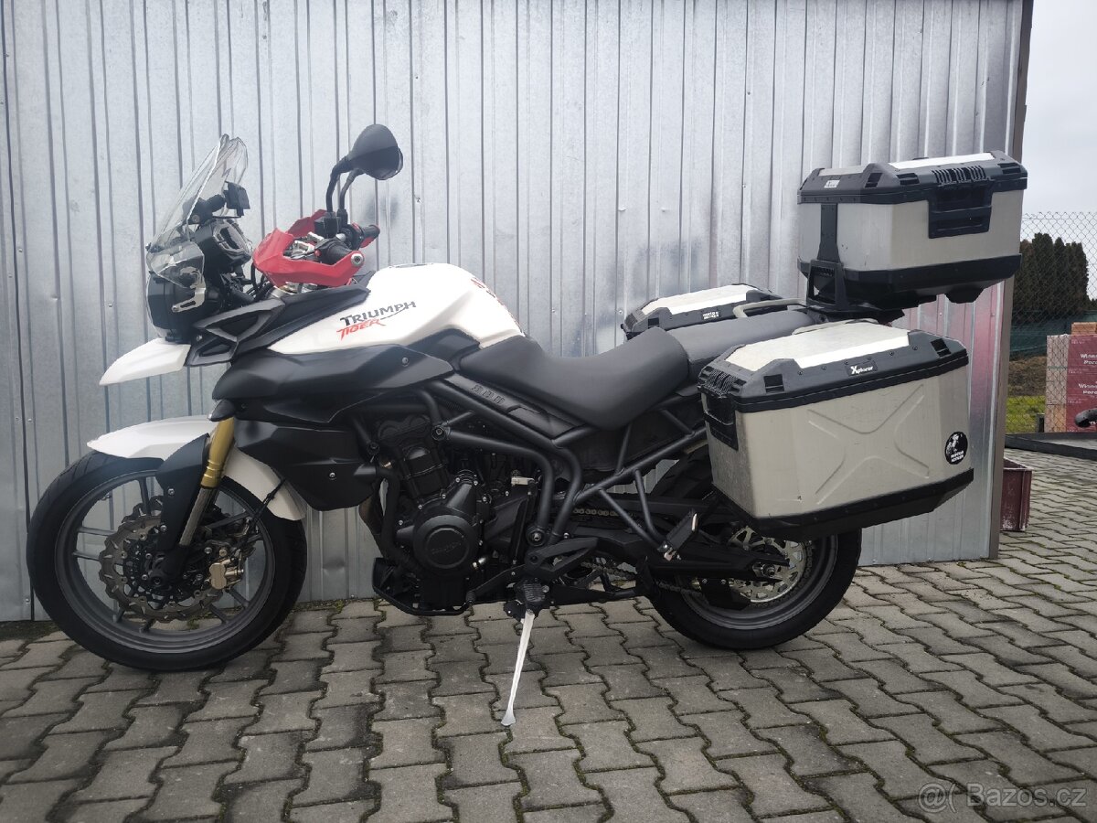 Triumph Tiger 800 XR - 6