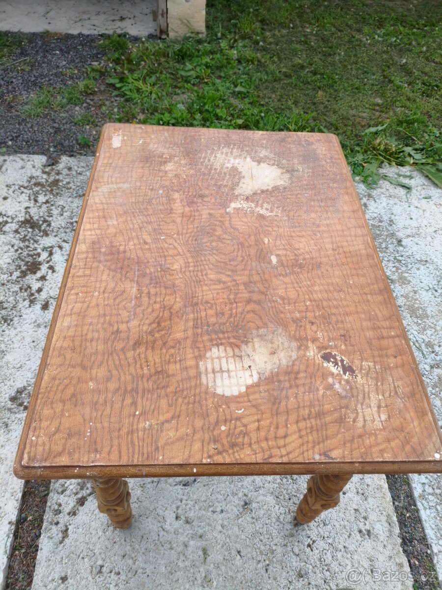 Starožitný vyřezávaný jídelní stůl - 6