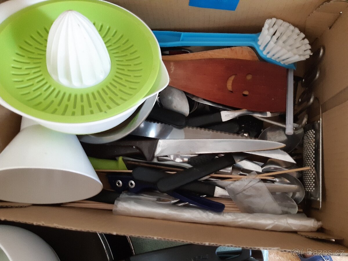 Staré nádobí, příbory, nože - 6