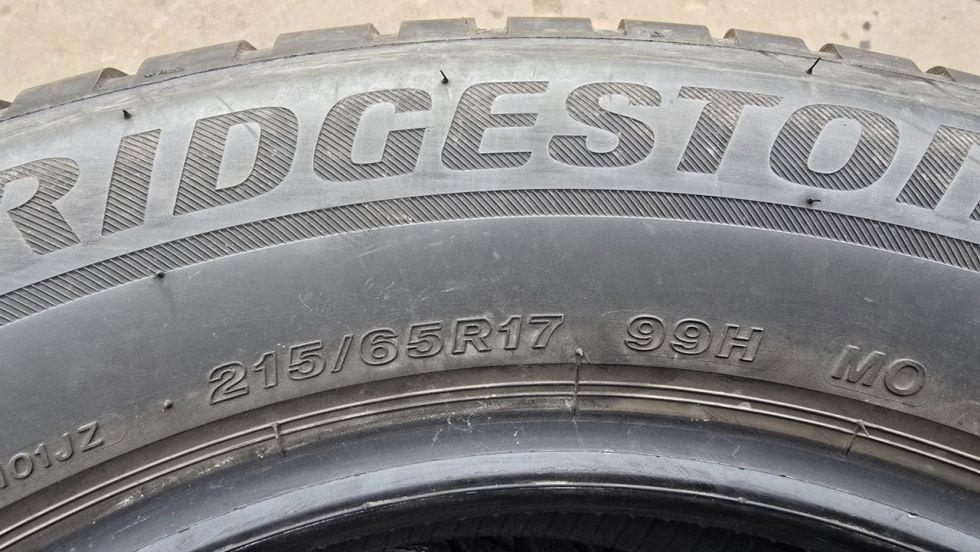 Zimní pneu 215/65/17 Bridgestone - 6