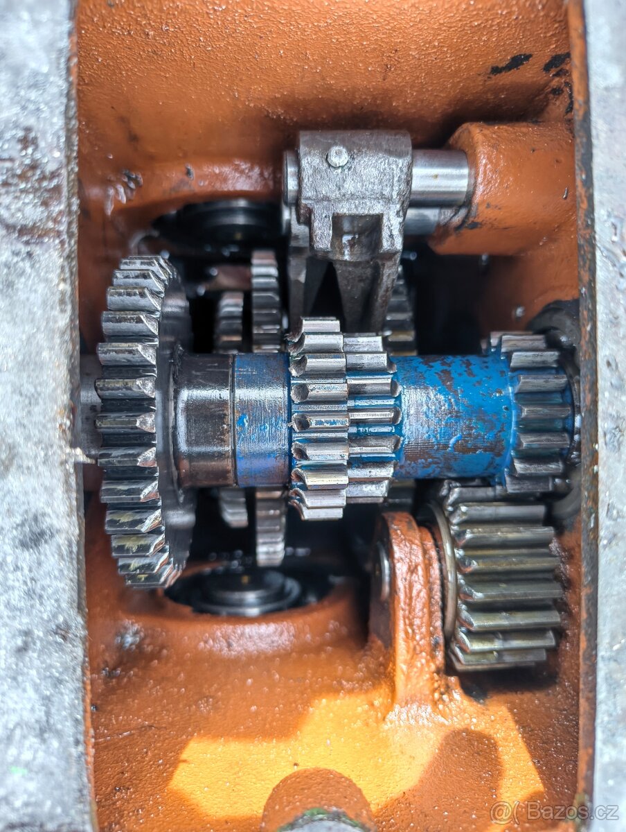 Motorobot PF 62 s volantem - 6