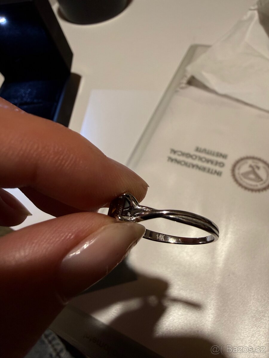 Zlatý prsten s diamantem - 6