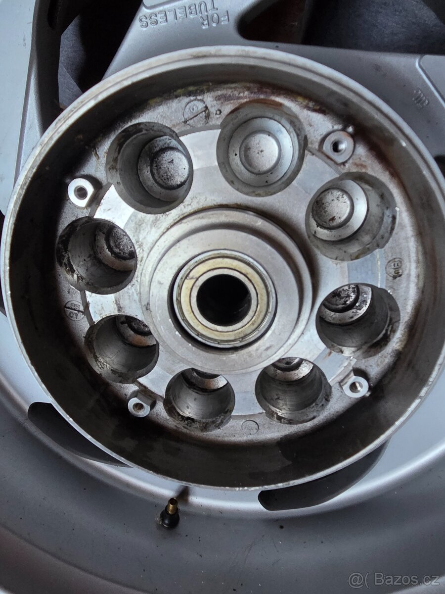 Suzuki Intruder M1800R ( - 6