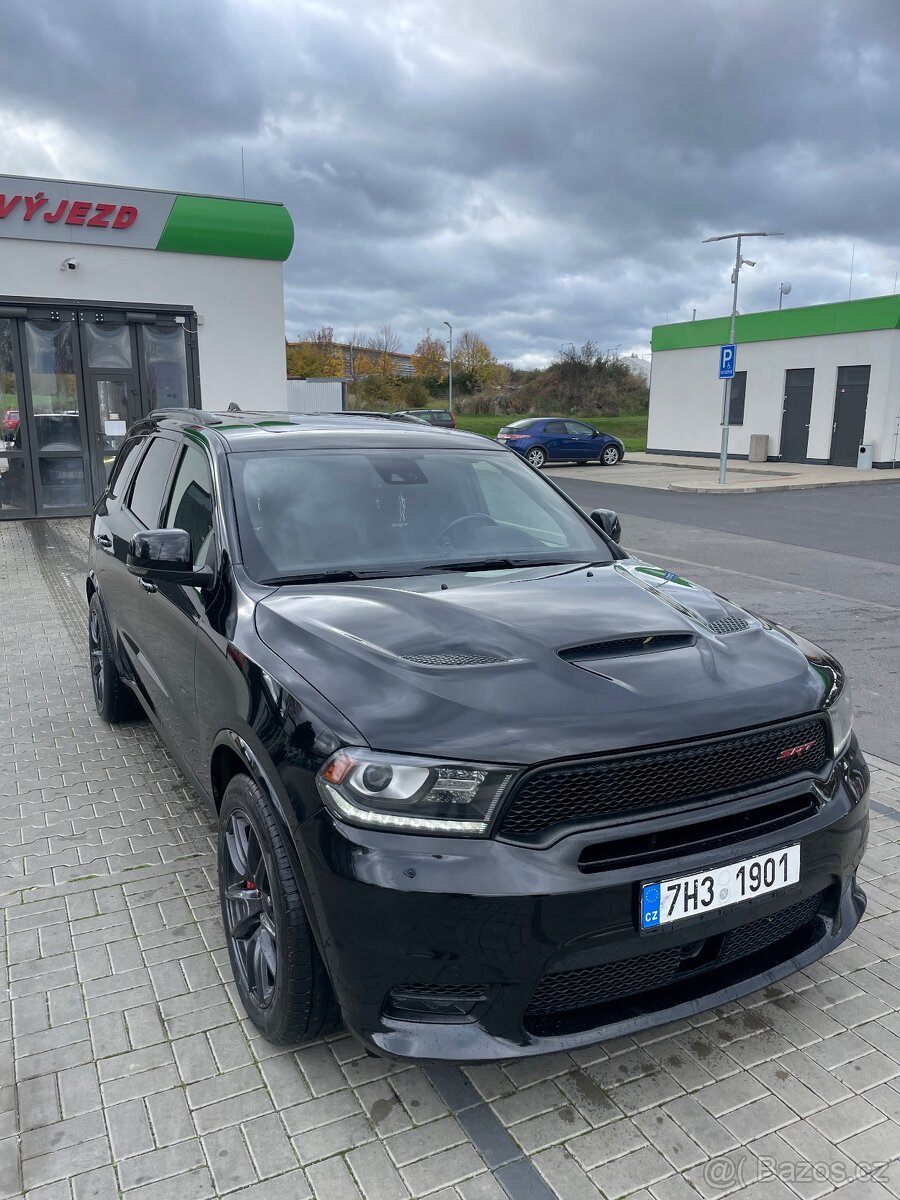 Pronájem Dodge Durango 6.4 SRT - 6
