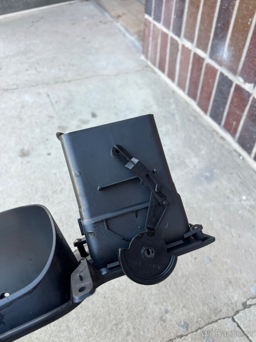 Plast kolem budíků Subaru Legacy bH - 6