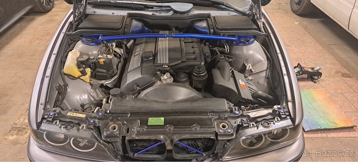 BMW E39 528iA. SPĚCHA - 6
