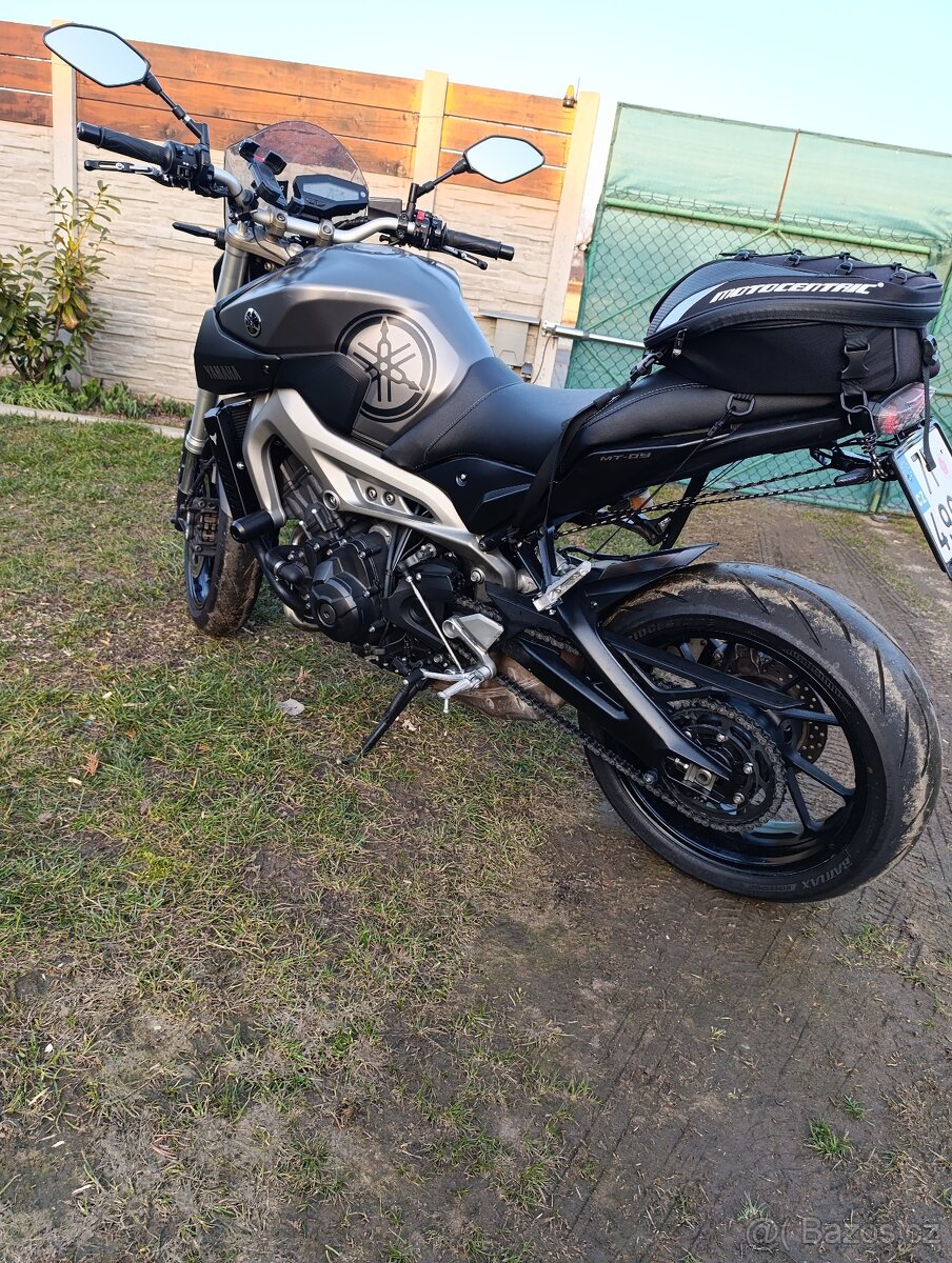 Yamaha MT 09 - 6