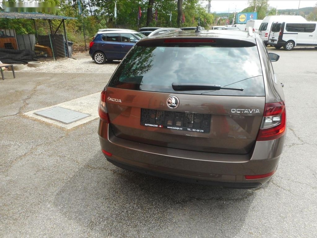 Škoda Octavia,2,0 TDi Laurin&Klement - 6
