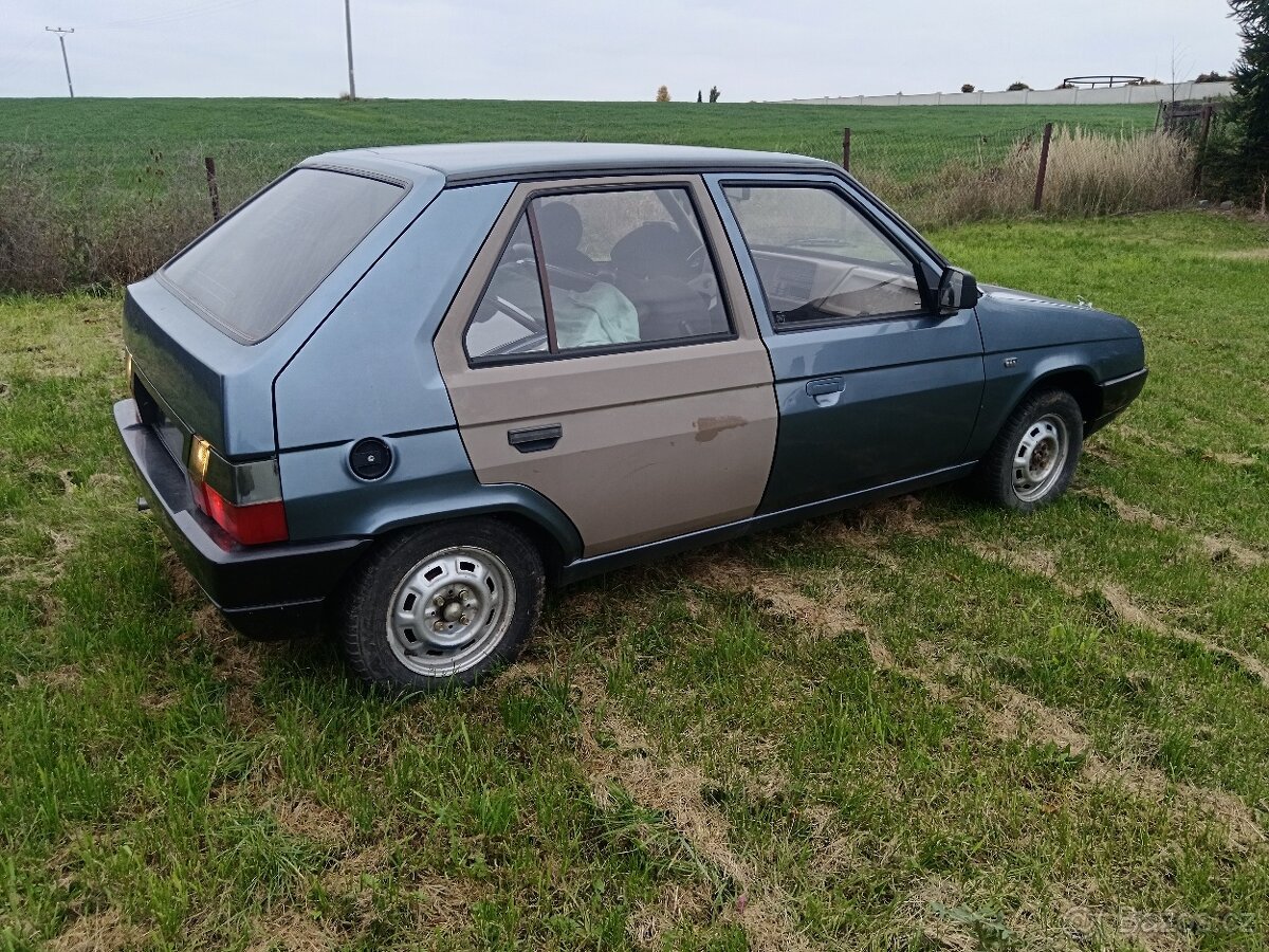 Favorit r.v.1990 karbec pekny stav HP sporting - 6