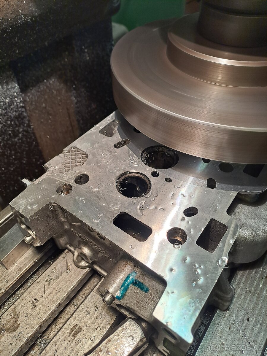 Rovnání hlav motorů generální opravy - 6