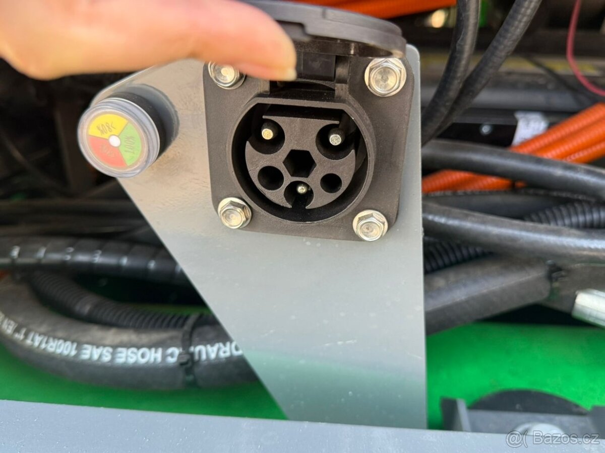 Teleskopický nakladač Elektrický - 6