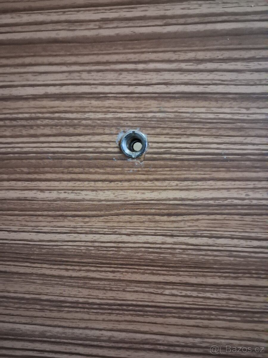 Vchodové dveře - panelákový byt - levé - 6