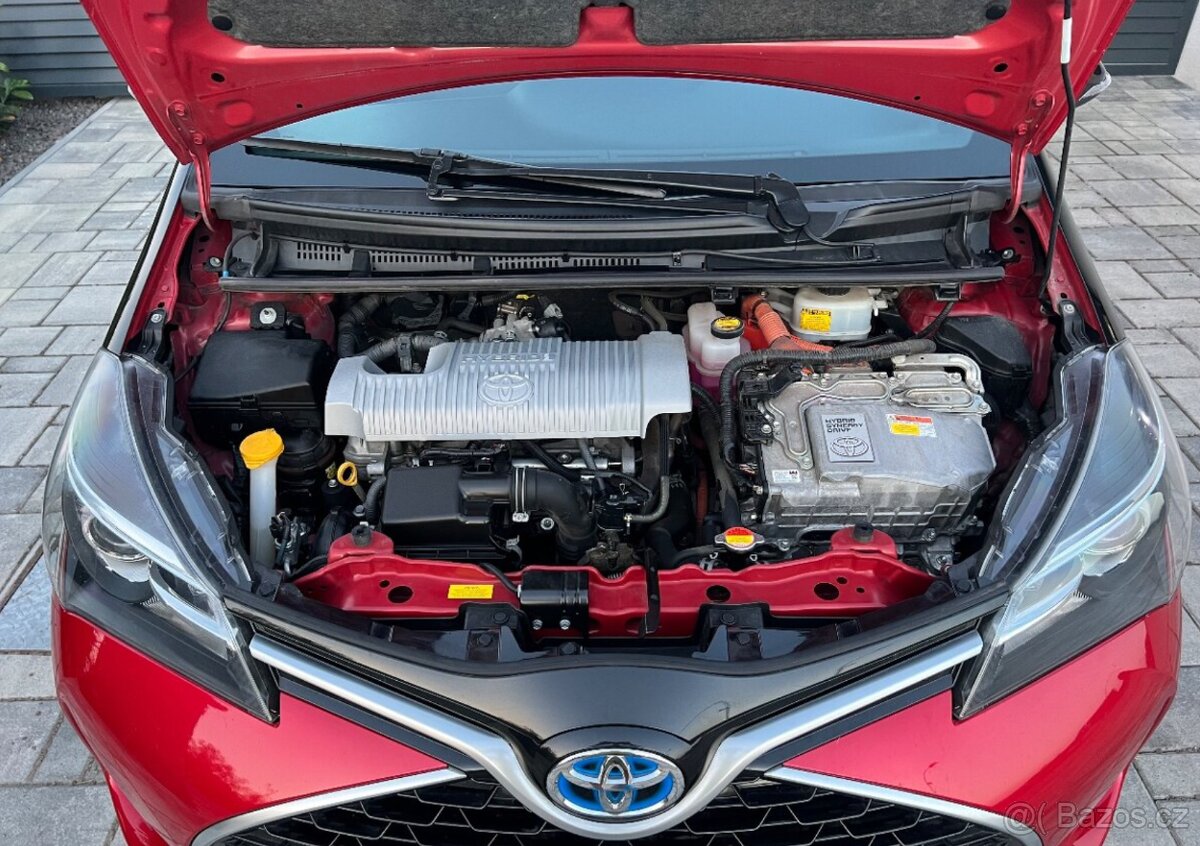 Toyota Yaris Selection / 1.5Hybrid - 6