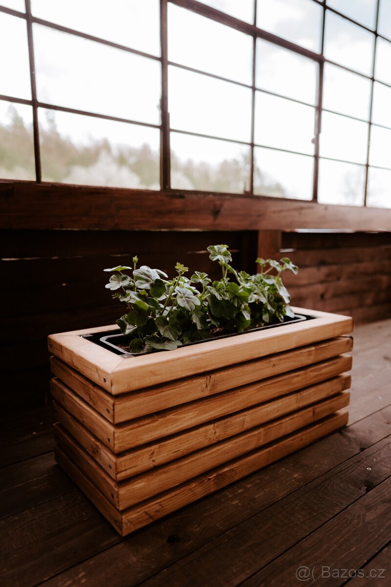 Dřevěný truhlík - 6