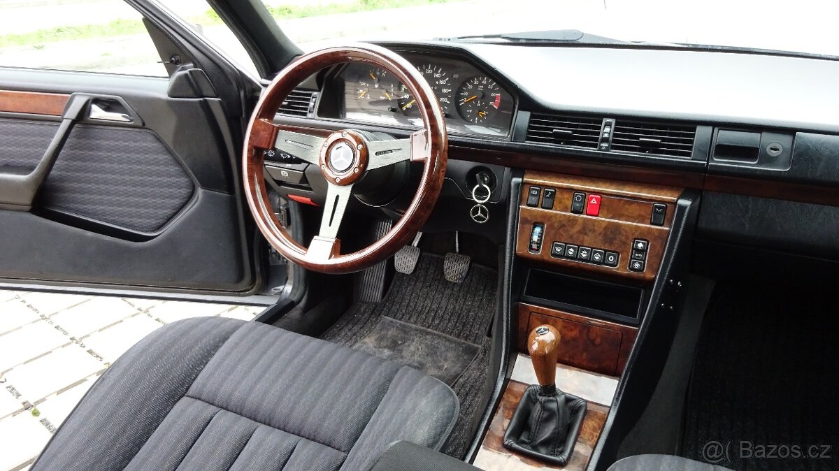 Mercedes - Benz W124 - 6