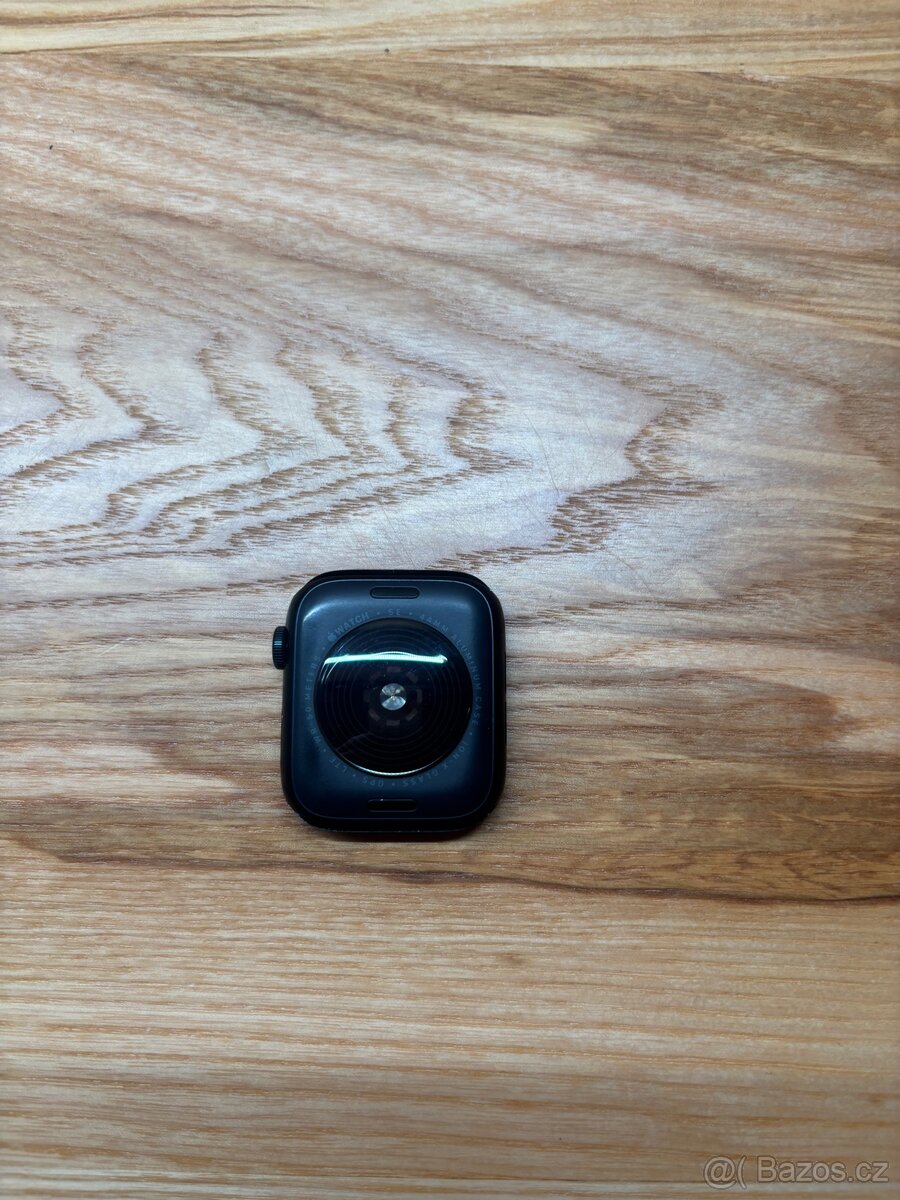 Apple Watch SE 2 generace 44mm cellular - 6