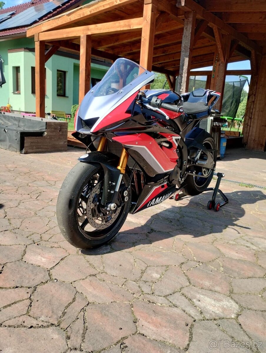 Yamaha R6 rok 2024 - 6