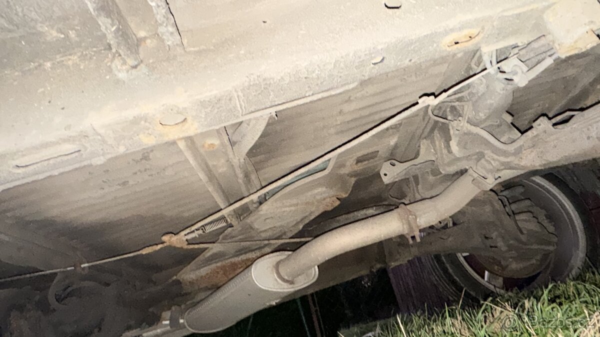 Volkswagen Caravelle T4 – 2.5 TDI 111 kW – 8 míst - 6