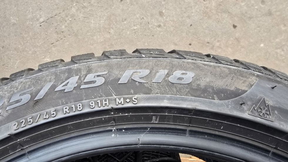 Zimní pneu 225/45/18 Pirelli - 6