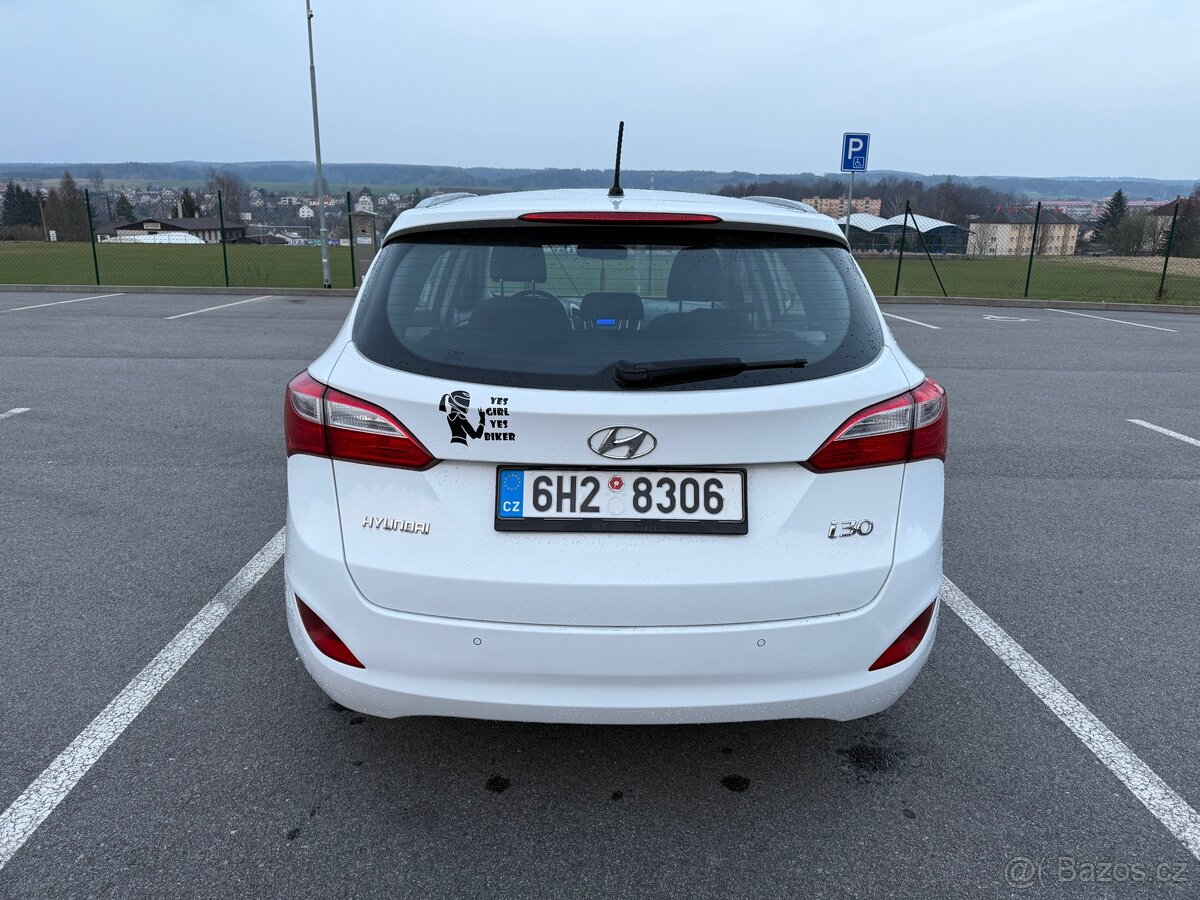 Hyundai i30 kombi 1.6 crdi - nafta, kupován v ČR, super stav - 6