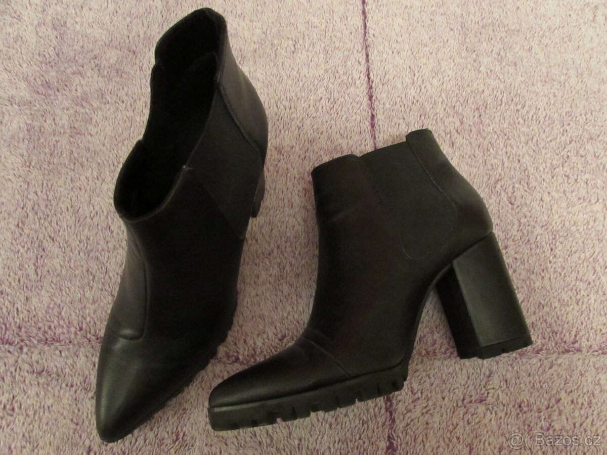 LUXUSNÍ KOZAČKY DESKA a RŮZNÉ BOTY - 6