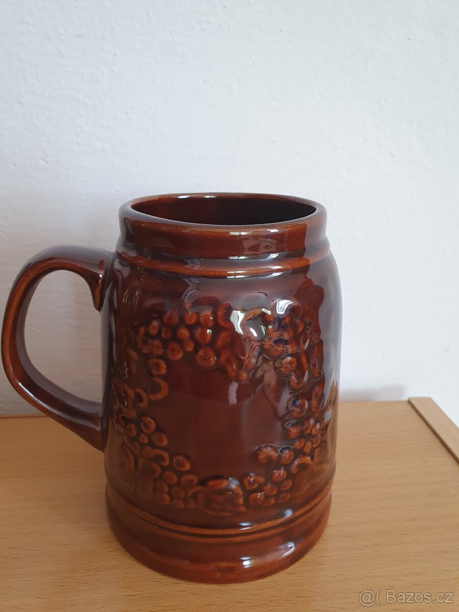 sada keramických džbánků - 6