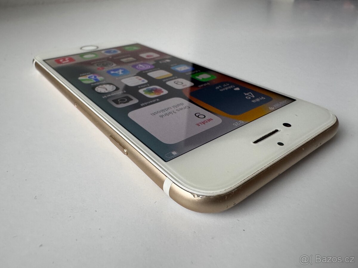 IPhone 7 - 128 GB - 100 % baterie - 6