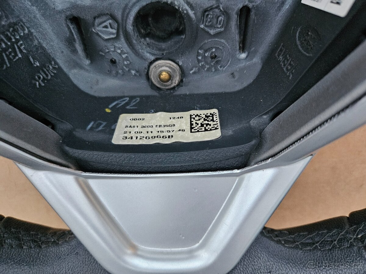 Ford Fiesta mk7 volant kůže - 6