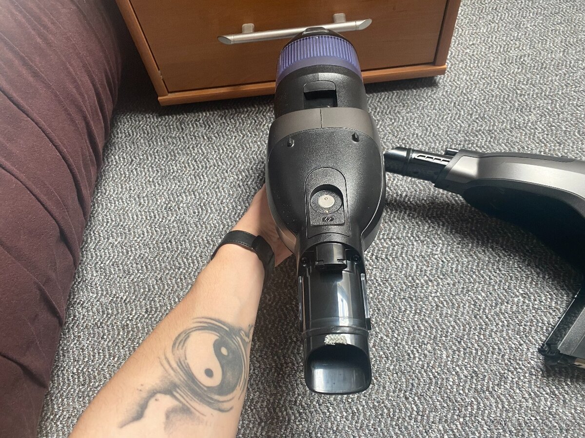 3x Tyčový vysavač Philips XC 8349/01 na ND - 6