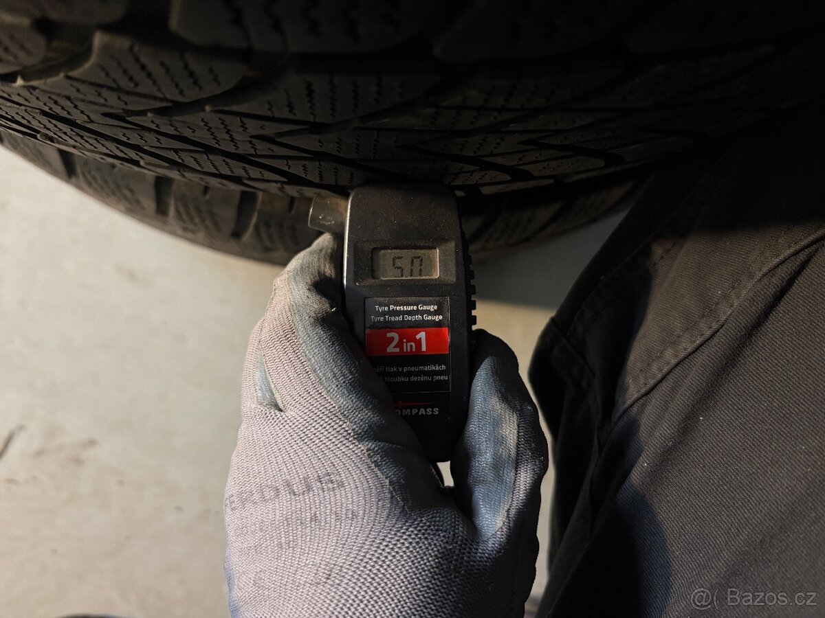 Zimní pneu Dunlop 235/55R19 - 6