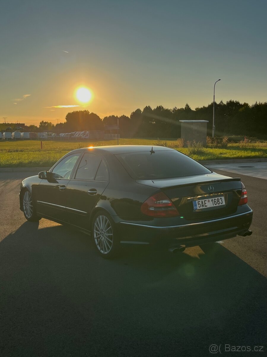 Mercedes E320 - 6