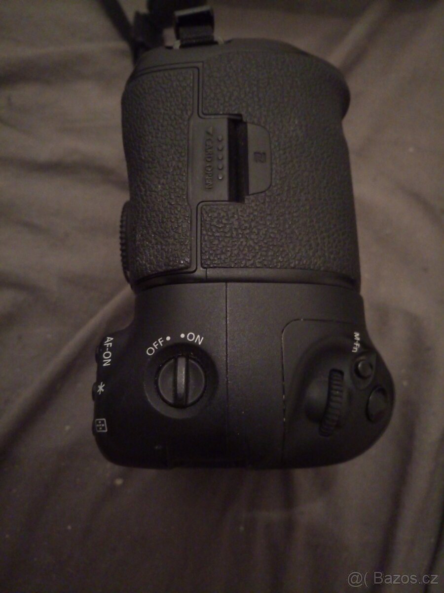 Canon EOS 5D Mark IV + originální battery grip Canon BG-E20 - 6