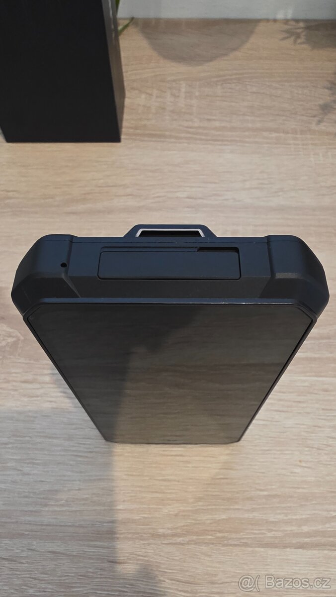 Odolný telefon s projektorem Tank4 TOP STAV - 6