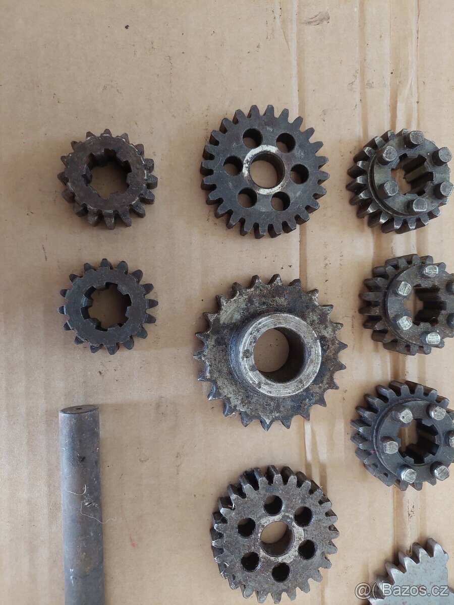 Jawa 50 pionyr, kyvacka - prevodova kolecka - 6