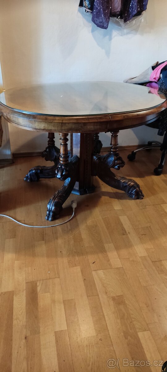 Jídelní stůl - 6