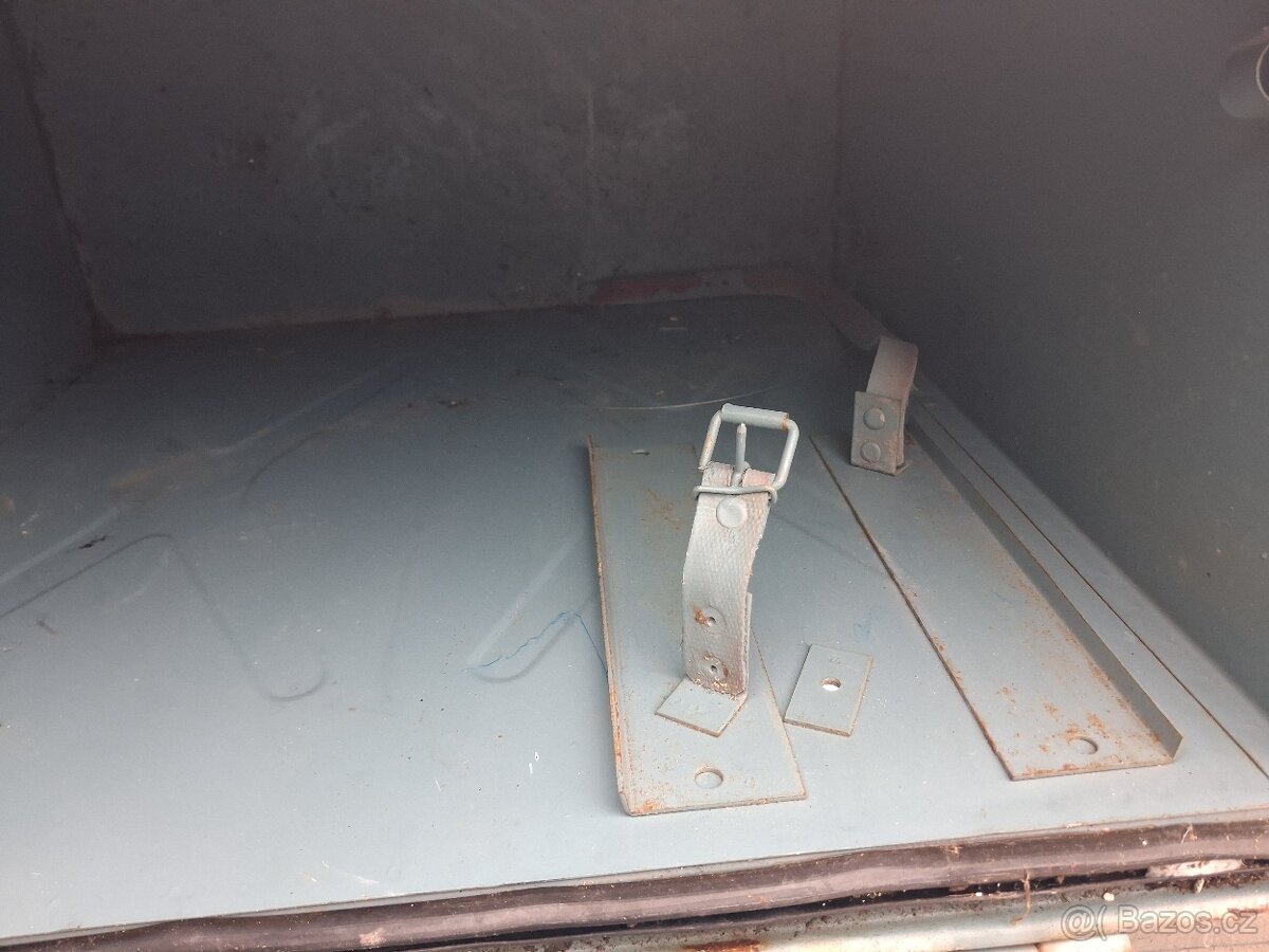 Kastlík ,schranka ,box bedna ns nářadí - 6