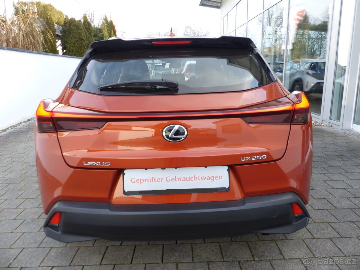 Lexus UX 200 Launch Edition 4x2 - navi,LED,temp,vyh.s,171 PS - 6