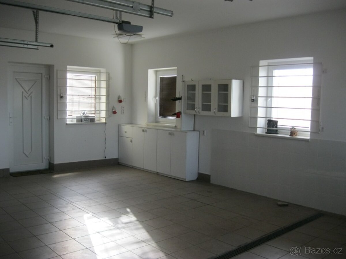 Prodej RD 4+1 s garáží Mastník u Třebíče, zahrada 1862m2 - 6