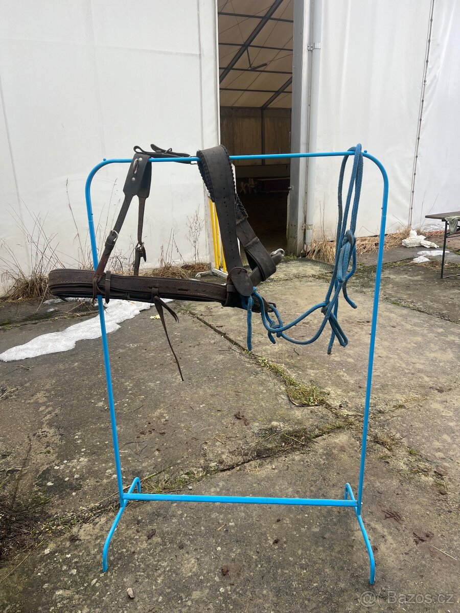 Dva postroje na poniky - 6