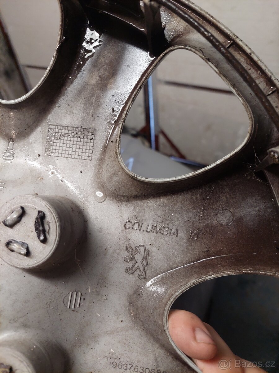 Prodám poklice audi 16" - 6