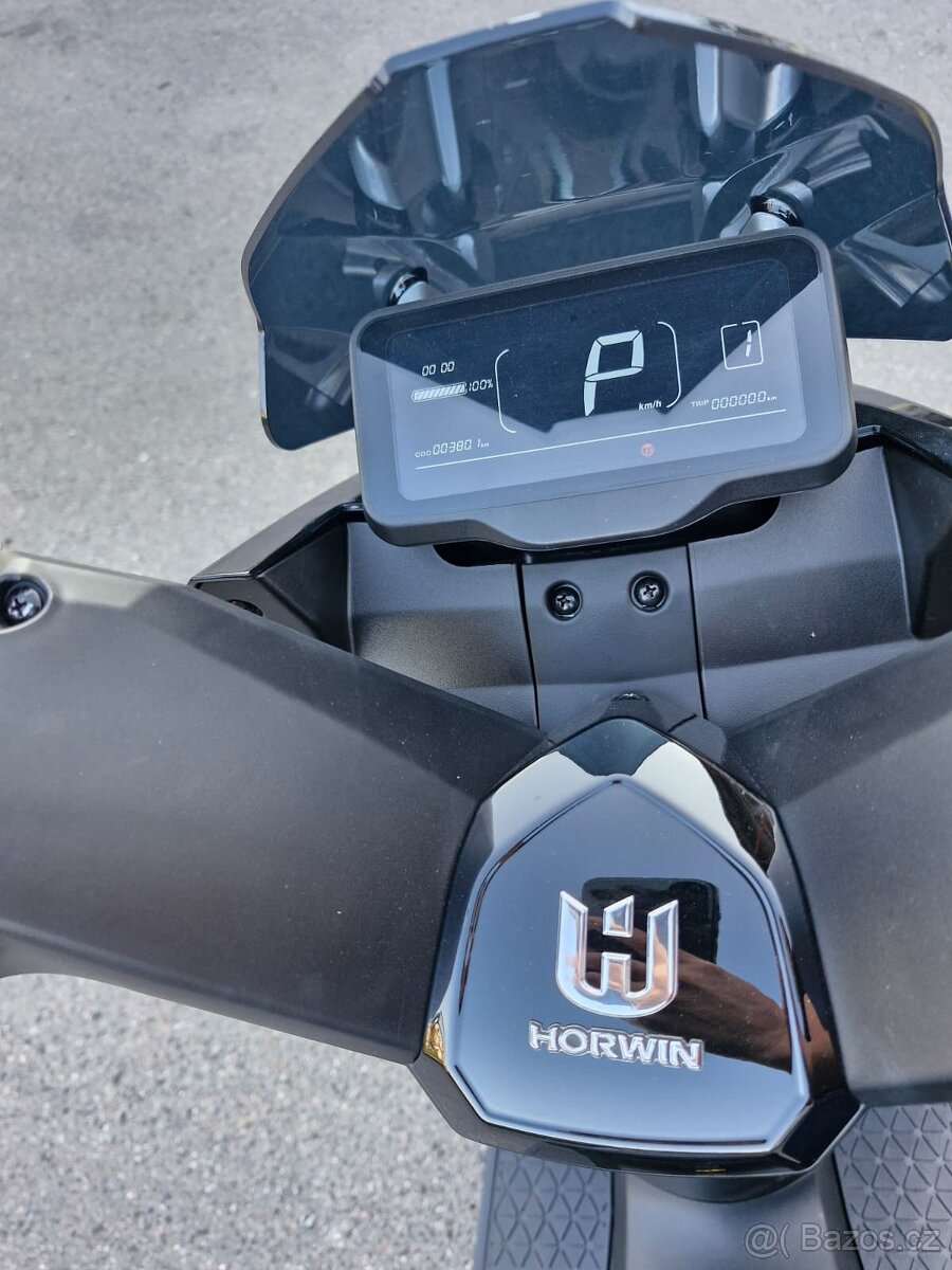 Horwin SK3 - předváděcí skútr - 6