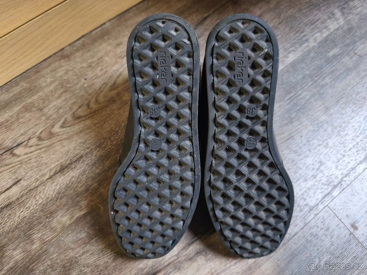 Teplé kožené vínovočerné boty RIEKER v.38-top stav - 6