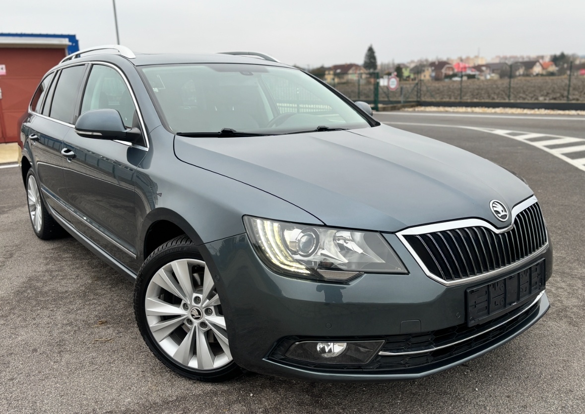 ŠKODA SUPERB 2.0 TDI ELEGANCE PLUS FACELIFT COMBI - 6